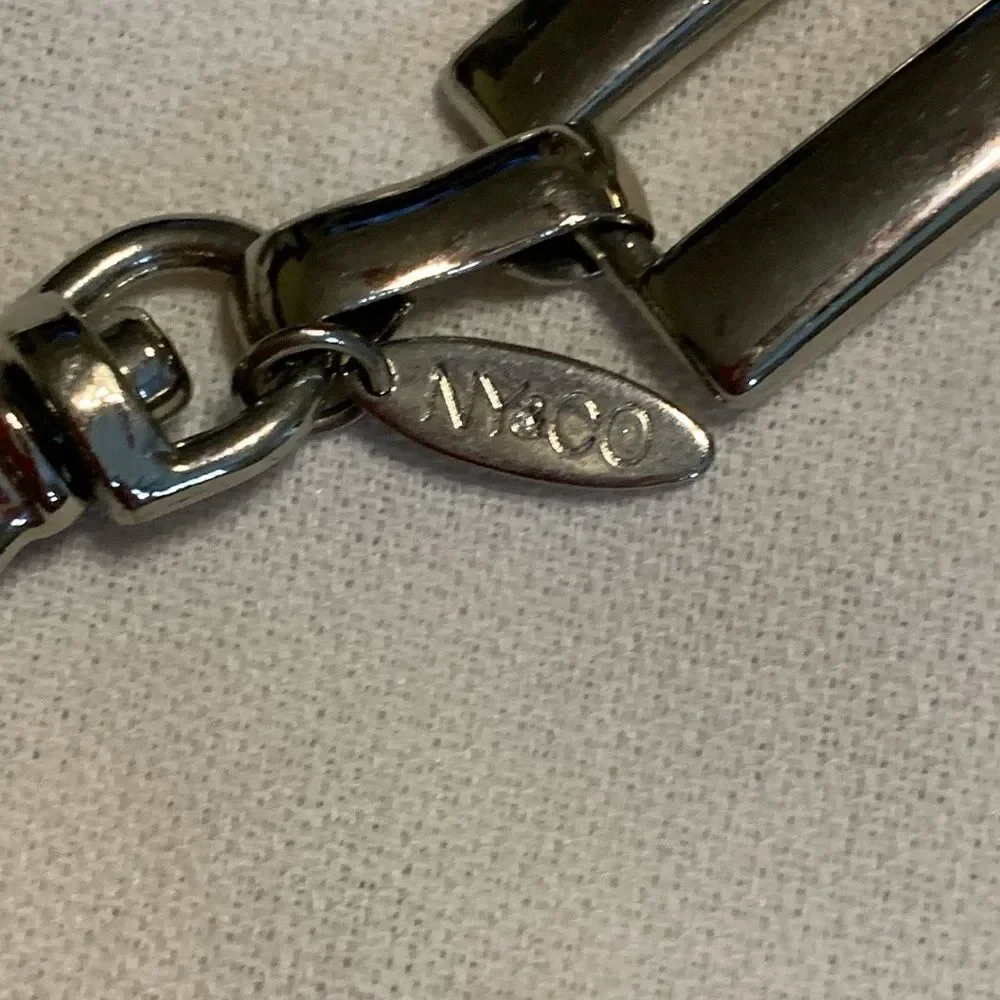 New York and Company silver chain belt. Like new. Only worn once
